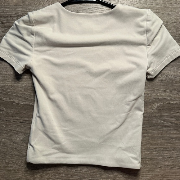 Aritzia Contour Crop T Shirt - Matte Pearl - Picture 2 of 2